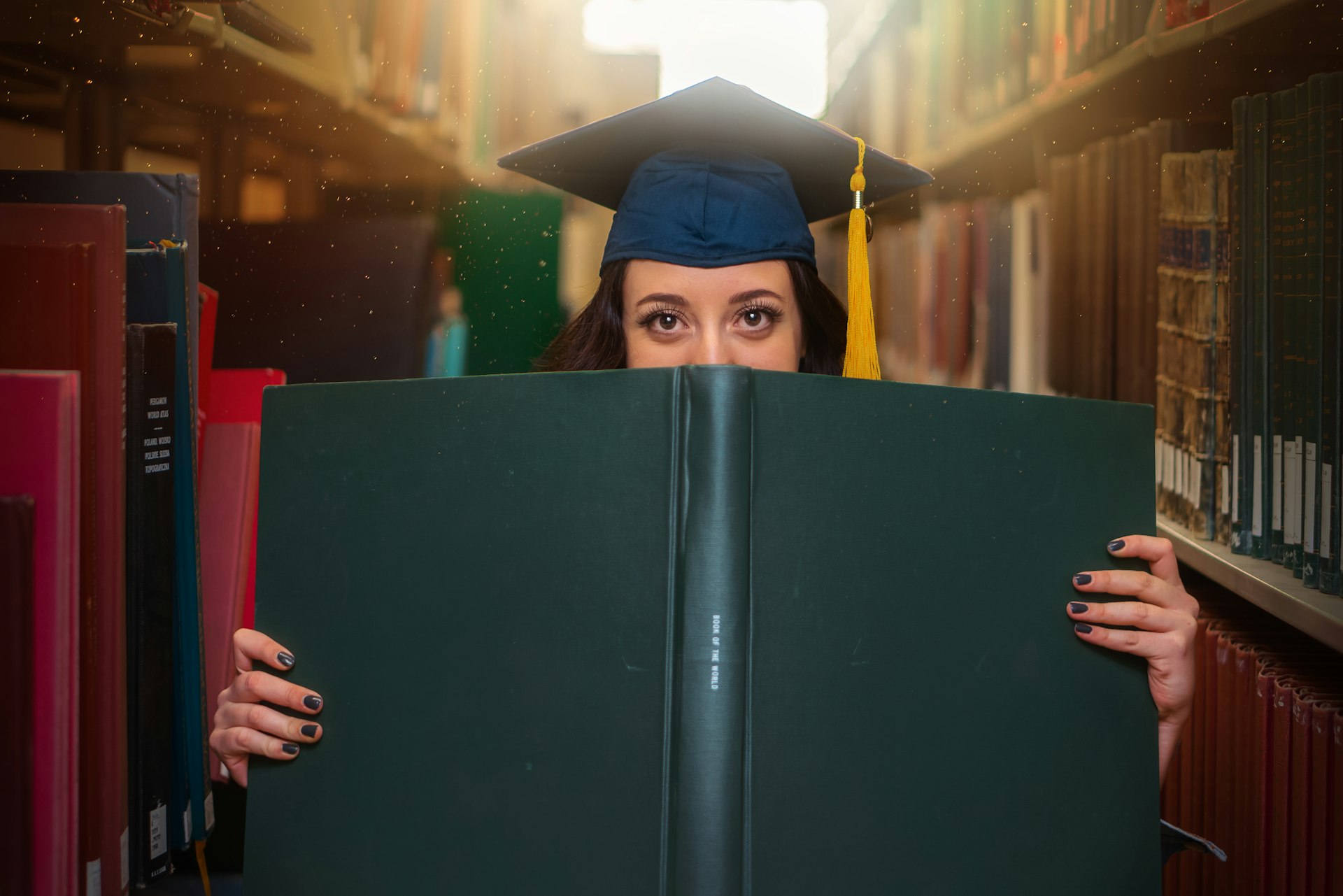 Unlocking Flexibility and Engagement: The Power of Hybrid Learning in Higher Education